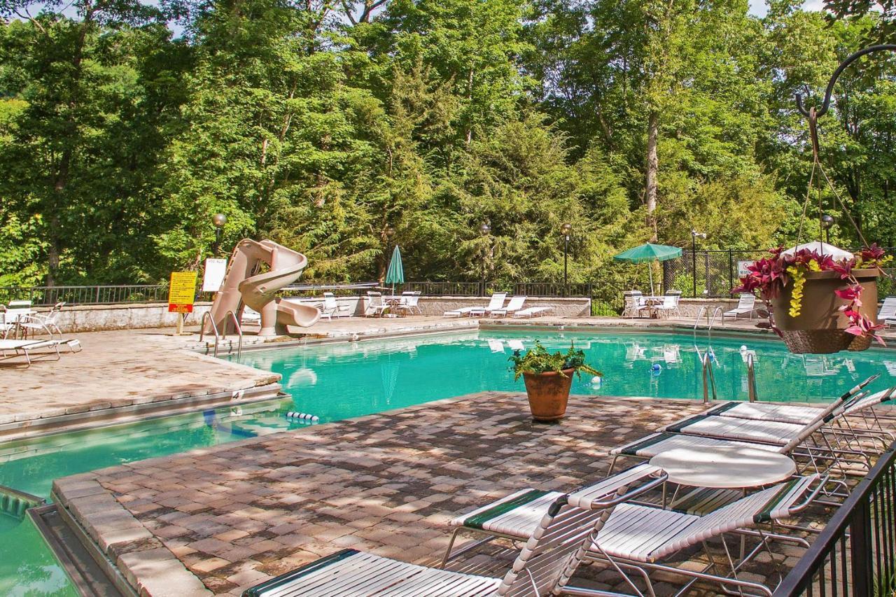Апартаменты Eagles Nest Escape Гатлинбург Экстерьер фото